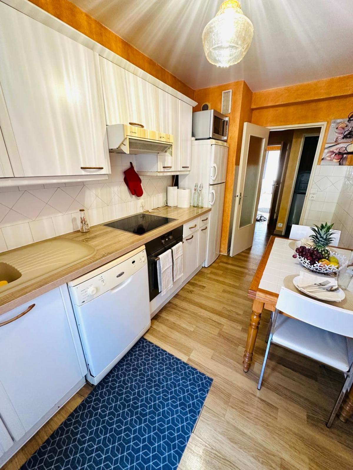 Spacieux 2 Chambres 65M2 Climatise Au Village Medieval Entre Nice Et Antibes Вилньов Любе Екстериор снимка