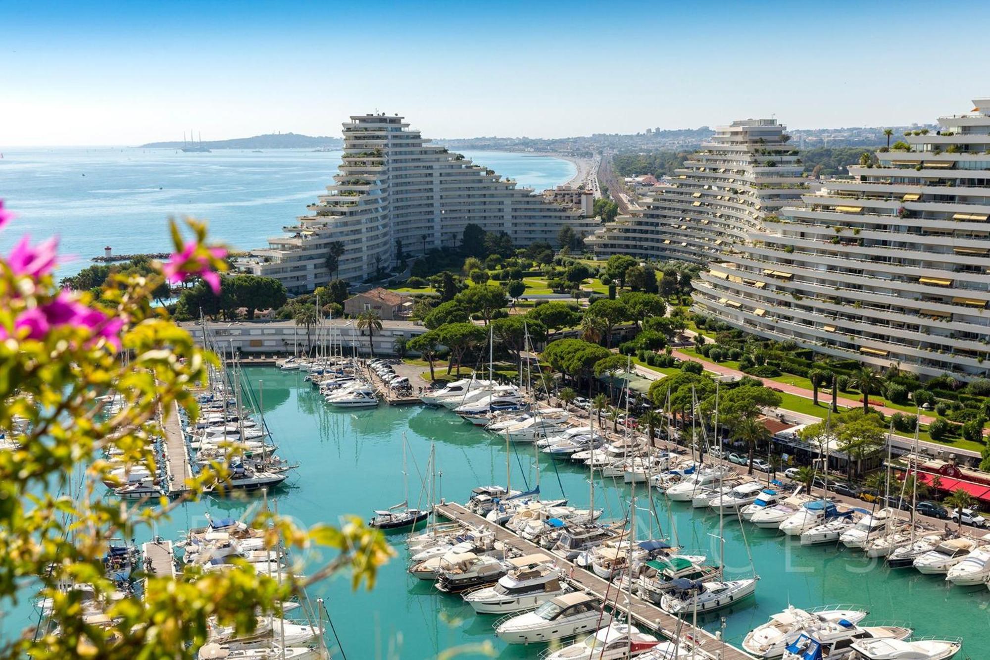 Spacieux 2 Chambres 65M2 Climatise Au Village Medieval Entre Nice Et Antibes Вилньов Любе Екстериор снимка